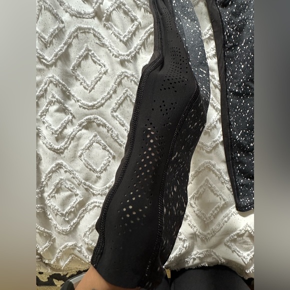 Women’s lululemon leggings - Picture 3 of 12